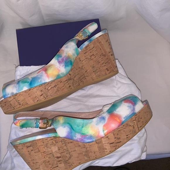 Like New condition Multi Color, Wedge one shoe multiple outfits - Picture 6 of 6